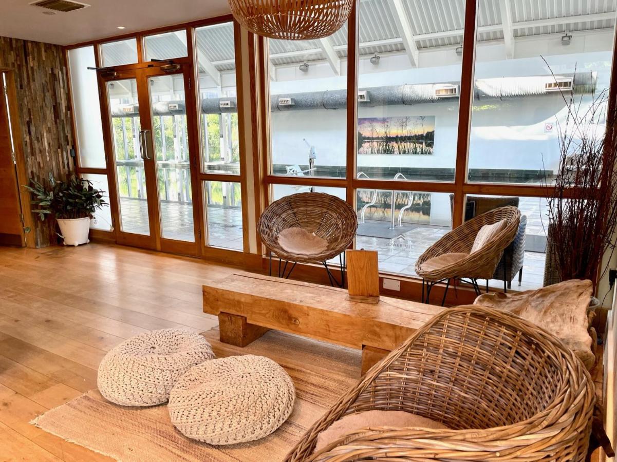 Cosy Cotswold Lodge By Your Home Here - Summer Sale For 3 Plus Nights - Ideal For Families With Log-Burner, Spa, Private Parking And Heated Swimming Pools Ashton Keynes Ngoại thất bức ảnh