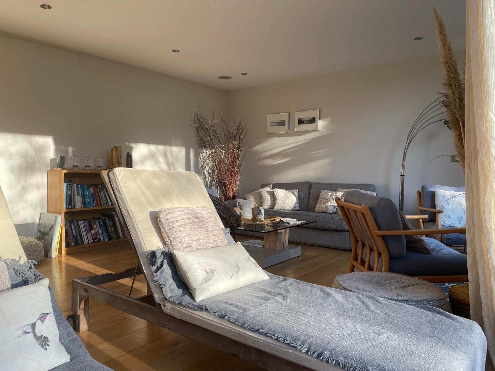Cosy Cotswold Lodge By Your Home Here - Summer Sale For 3 Plus Nights - Ideal For Families With Log-Burner, Spa, Private Parking And Heated Swimming Pools Ashton Keynes Ngoại thất bức ảnh