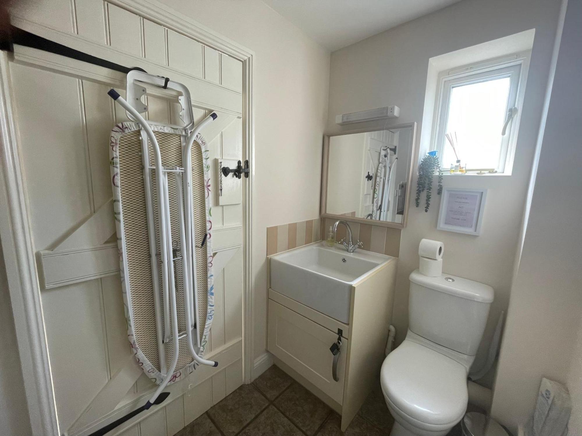 Cosy Cotswold Lodge By Your Home Here - Summer Sale For 3 Plus Nights - Ideal For Families With Log-Burner, Spa, Private Parking And Heated Swimming Pools Ashton Keynes Ngoại thất bức ảnh