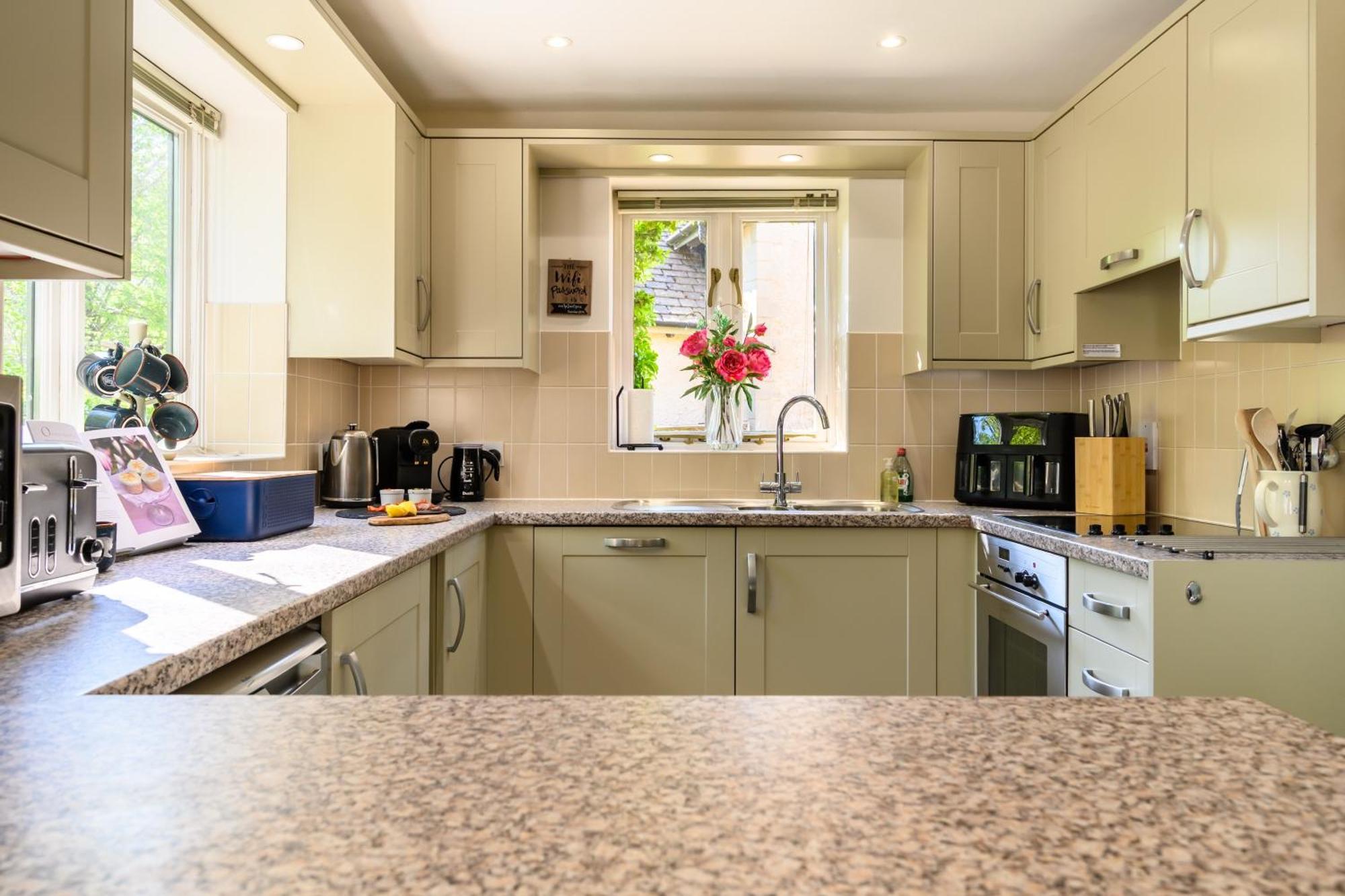Cosy Cotswold Lodge By Your Home Here - Summer Sale For 3 Plus Nights - Ideal For Families With Log-Burner, Spa, Private Parking And Heated Swimming Pools Ashton Keynes Ngoại thất bức ảnh